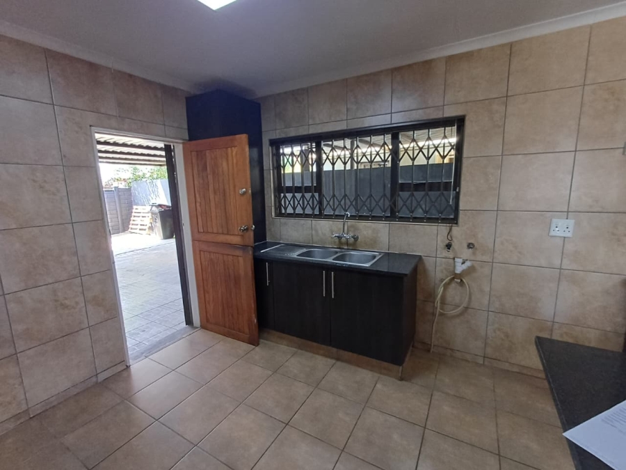 6 Bedroom Property for Sale in Krugersdorp West Gauteng