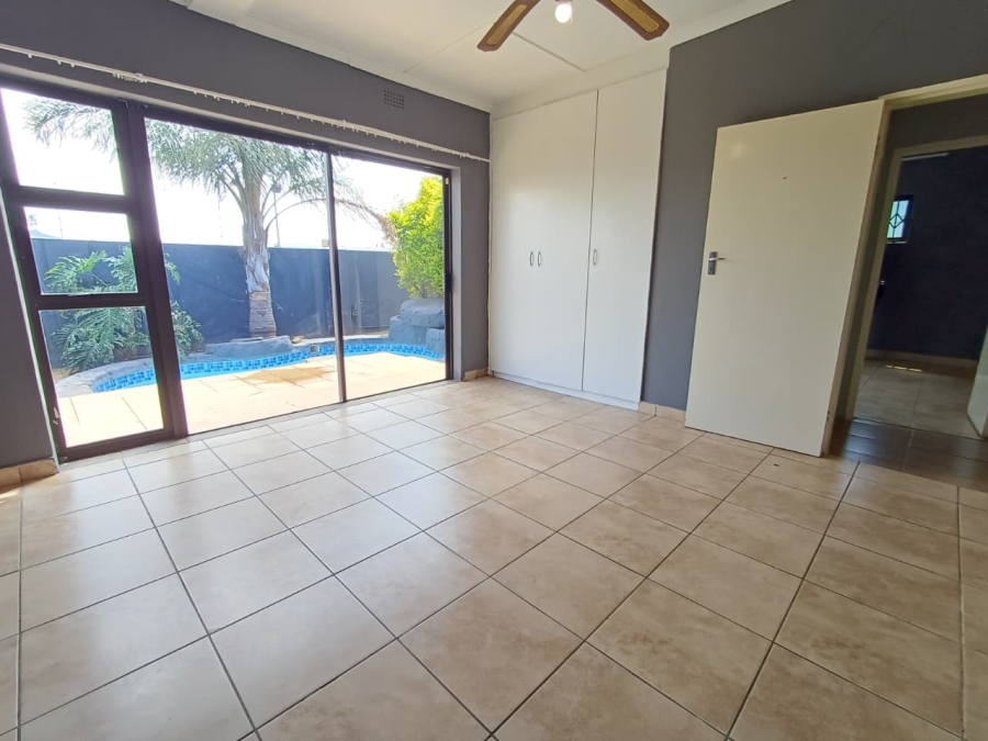 6 Bedroom Property for Sale in Krugersdorp West Gauteng