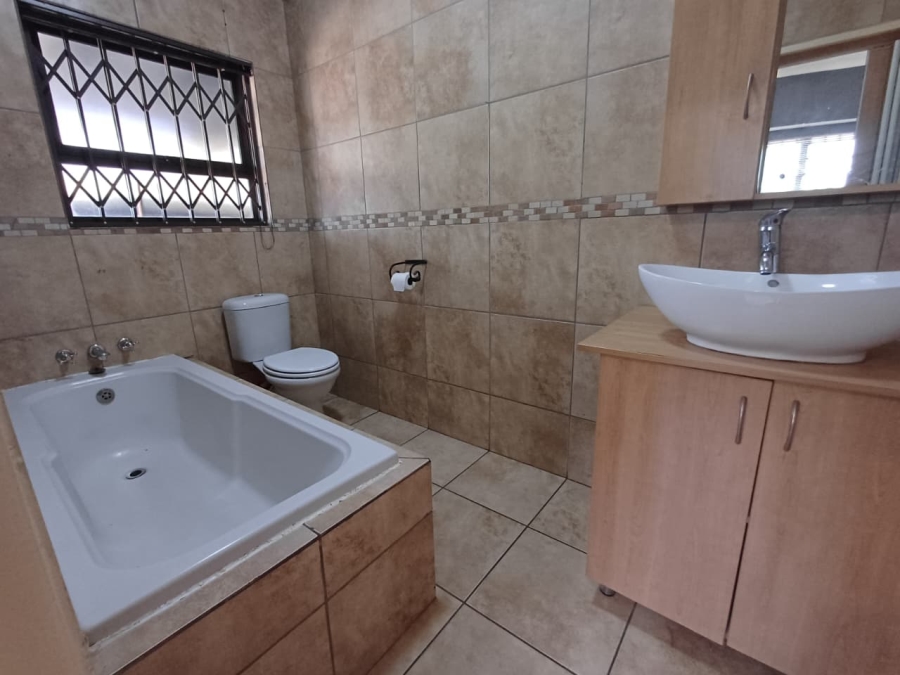 6 Bedroom Property for Sale in Krugersdorp West Gauteng