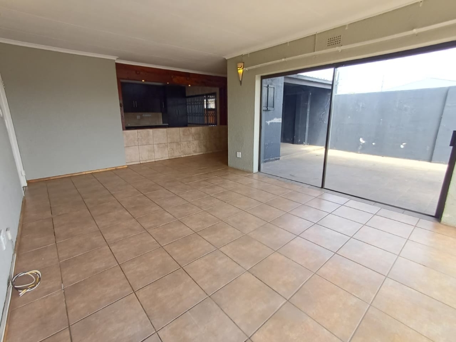 6 Bedroom Property for Sale in Krugersdorp West Gauteng