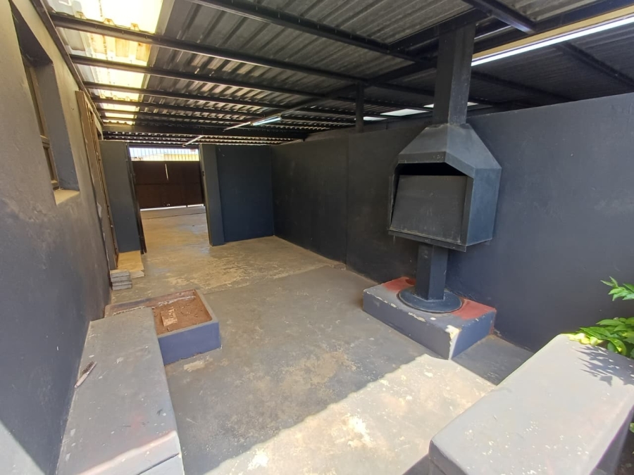 6 Bedroom Property for Sale in Krugersdorp West Gauteng