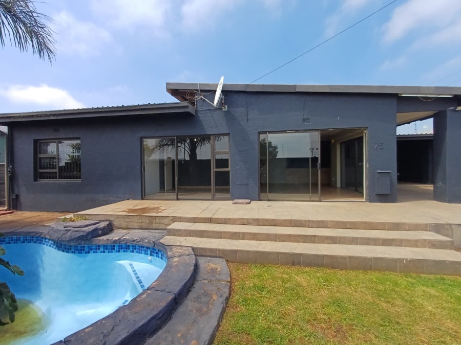 6 Bedroom Property for Sale in Krugersdorp West Gauteng
