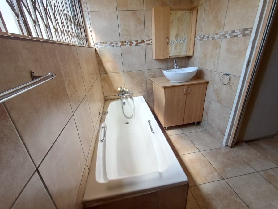 6 Bedroom Property for Sale in Krugersdorp West Gauteng