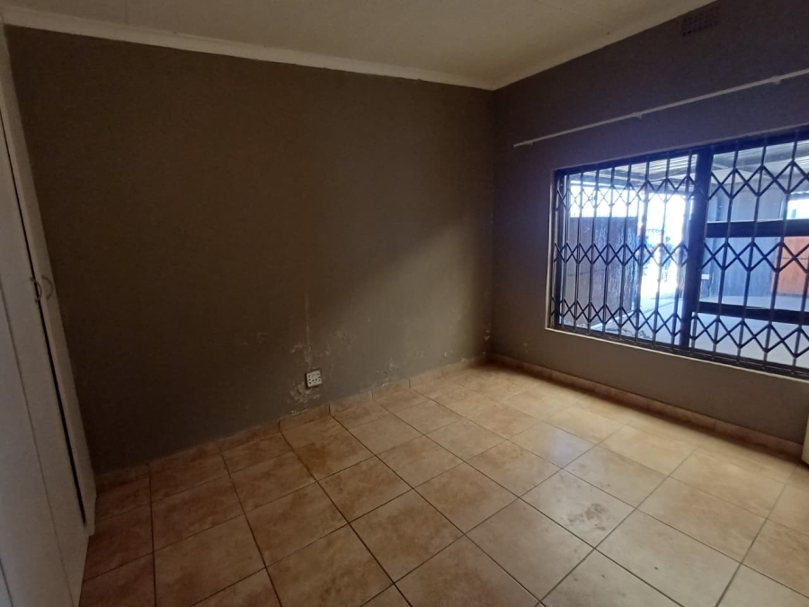 6 Bedroom Property for Sale in Krugersdorp West Gauteng