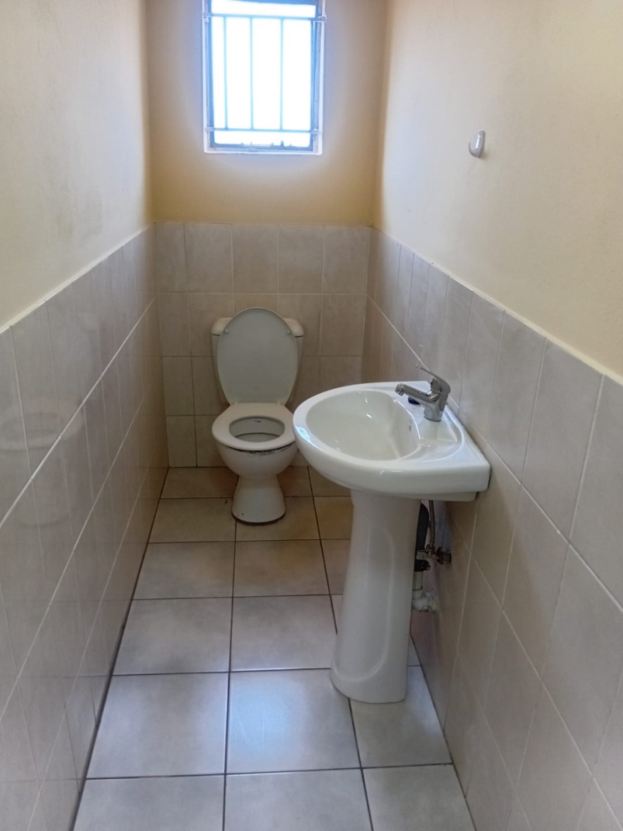 6 Bedroom Property for Sale in Mohlakeng Gauteng