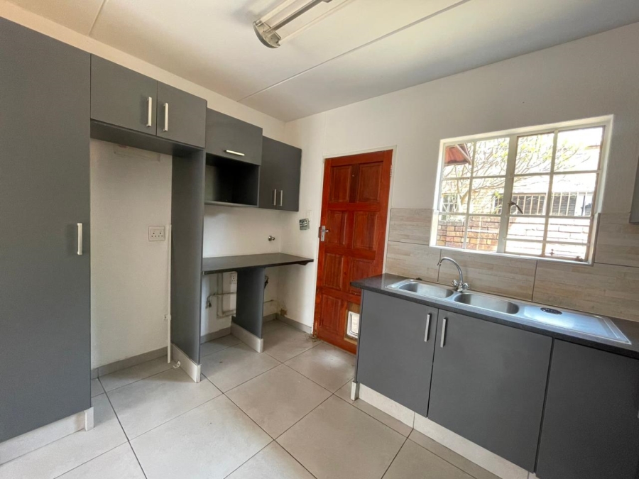 2 Bedroom Property for Sale in Wilgeheuwel Gauteng