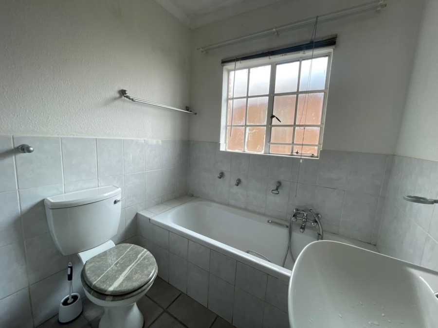 2 Bedroom Property for Sale in Wilgeheuwel Gauteng