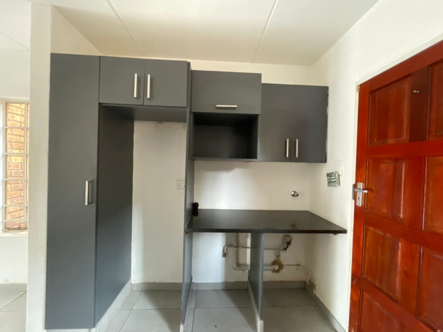 2 Bedroom Property for Sale in Wilgeheuwel Gauteng