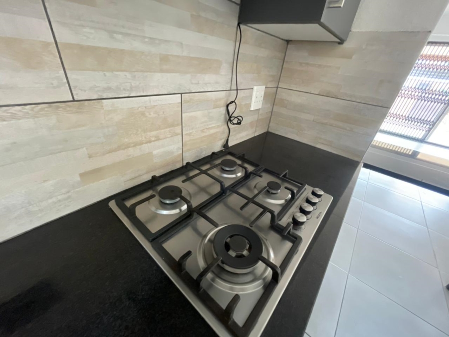 2 Bedroom Property for Sale in Wilgeheuwel Gauteng