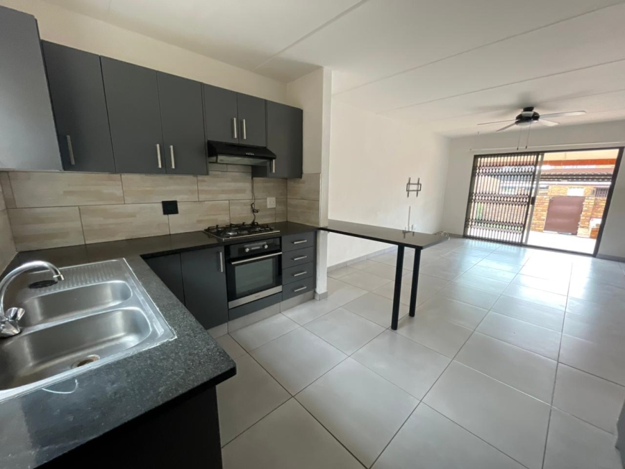 2 Bedroom Property for Sale in Wilgeheuwel Gauteng