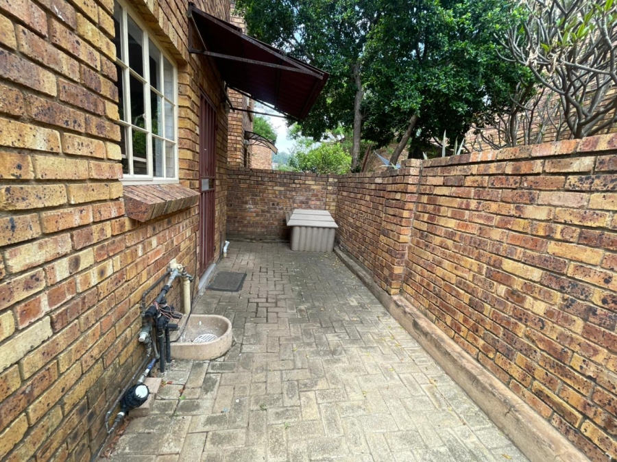 2 Bedroom Property for Sale in Wilgeheuwel Gauteng