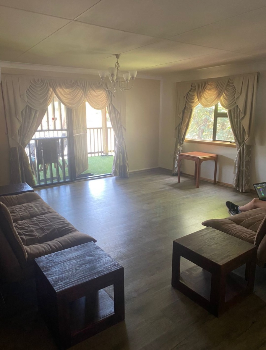 2 Bedroom Property for Sale in Vaaloewer Gauteng