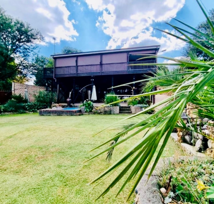 2 Bedroom Property for Sale in Vaaloewer Gauteng