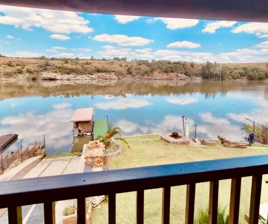 2 Bedroom Property for Sale in Vaaloewer Gauteng