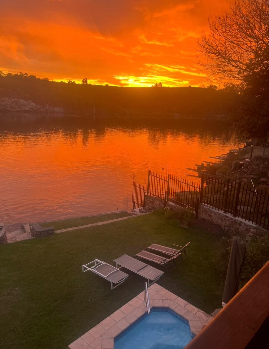 2 Bedroom Property for Sale in Vaaloewer Gauteng