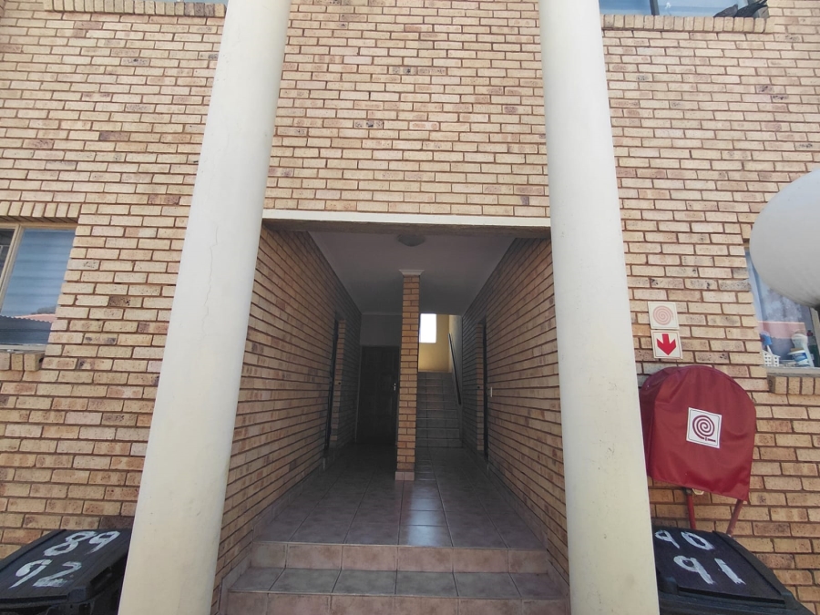 2 Bedroom Property for Sale in Greenhills Gauteng