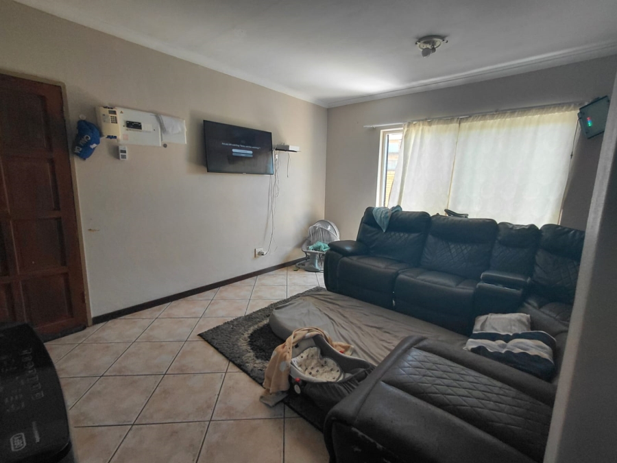 2 Bedroom Property for Sale in Greenhills Gauteng
