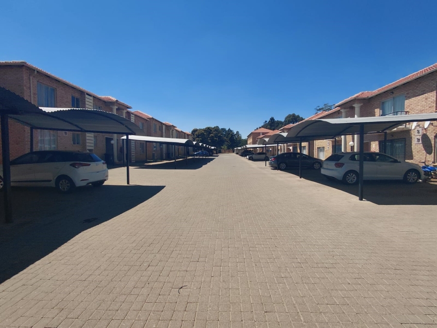 2 Bedroom Property for Sale in Greenhills Gauteng