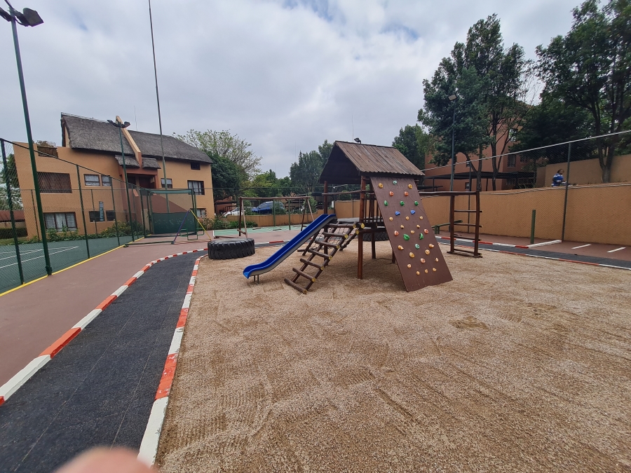 1 Bedroom Property for Sale in Douglasdale Gauteng