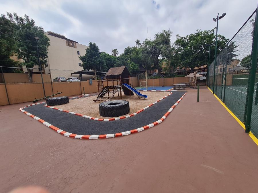 1 Bedroom Property for Sale in Douglasdale Gauteng