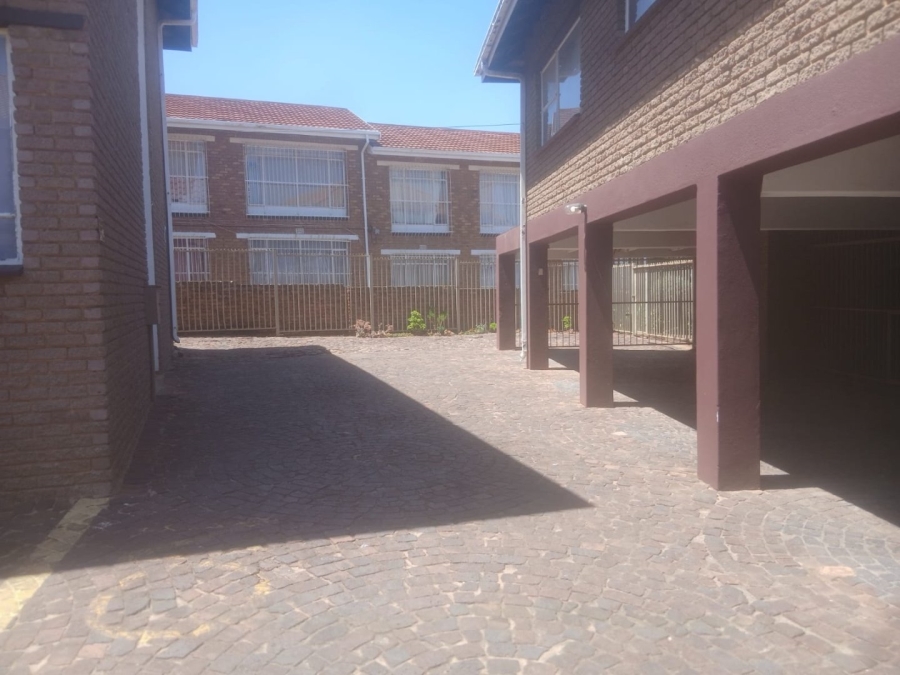 2 Bedroom Property for Sale in Greenhills Gauteng