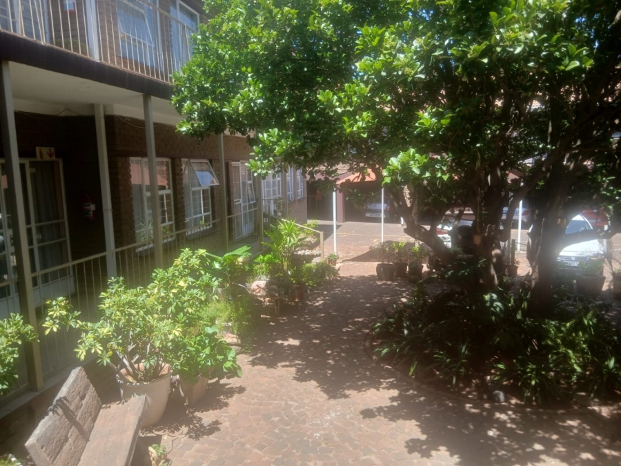2 Bedroom Property for Sale in Greenhills Gauteng