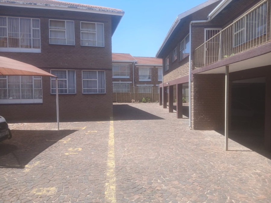 2 Bedroom Property for Sale in Greenhills Gauteng