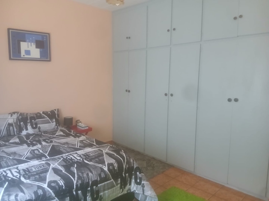 2 Bedroom Property for Sale in Greenhills Gauteng