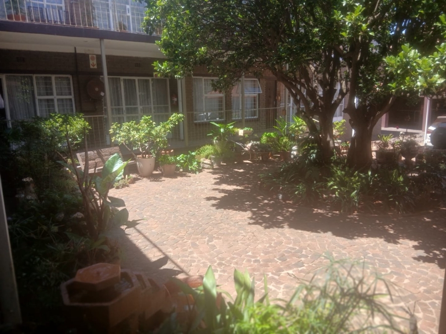2 Bedroom Property for Sale in Greenhills Gauteng