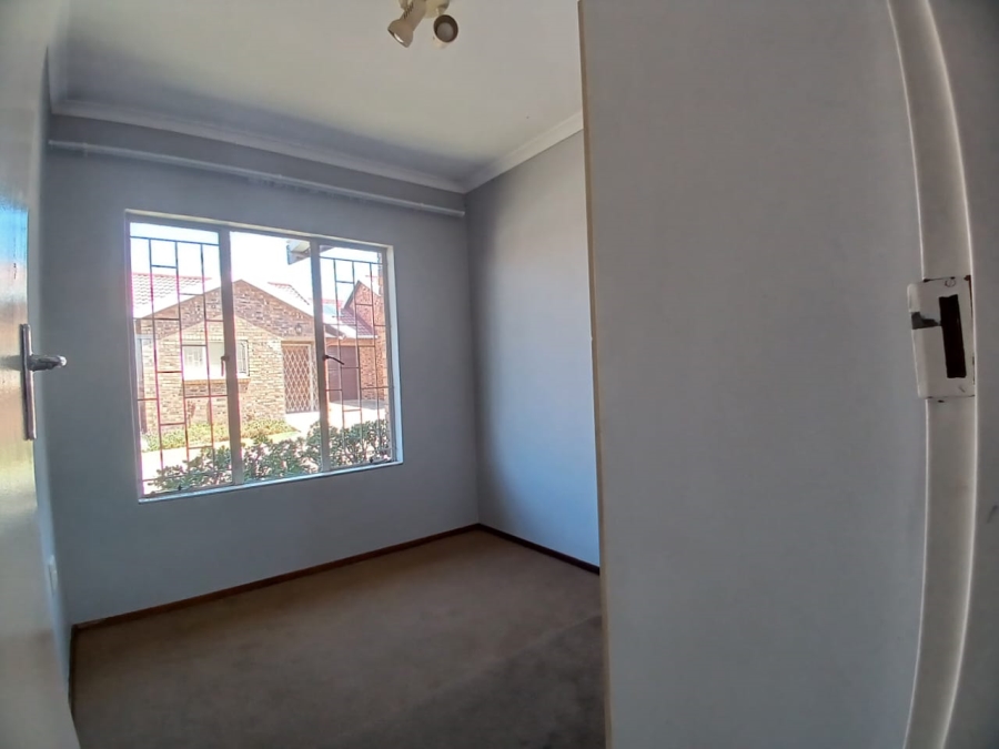 3 Bedroom Property for Sale in Groblerpark Gauteng