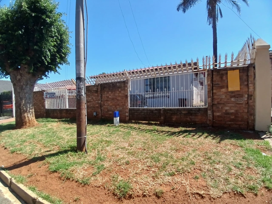 3 Bedroom Property for Sale in Roodepoort North Gauteng