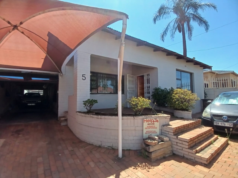 3 Bedroom Property for Sale in Roodepoort North Gauteng