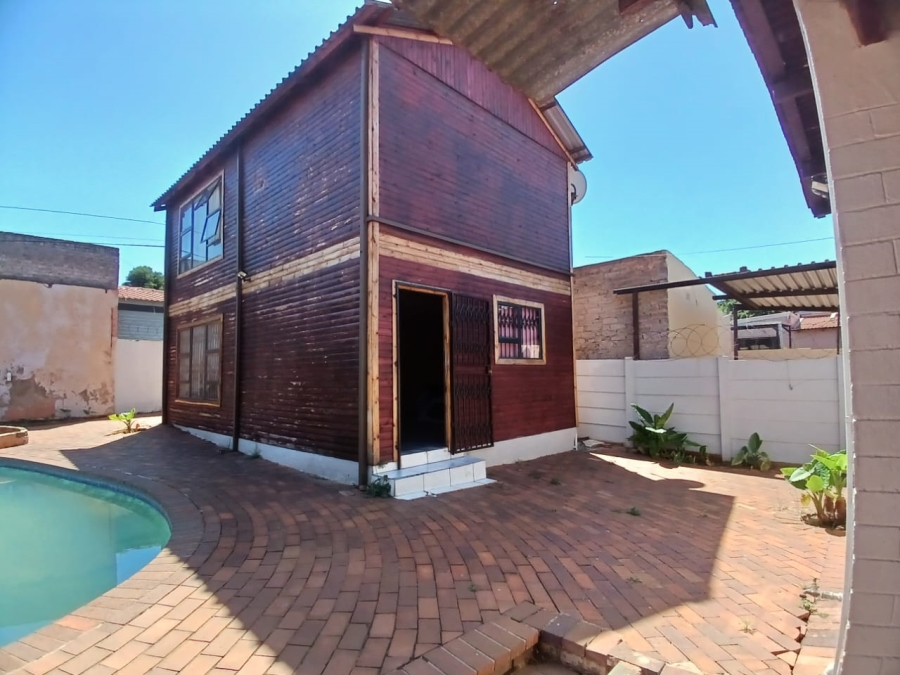 3 Bedroom Property for Sale in Roodepoort North Gauteng