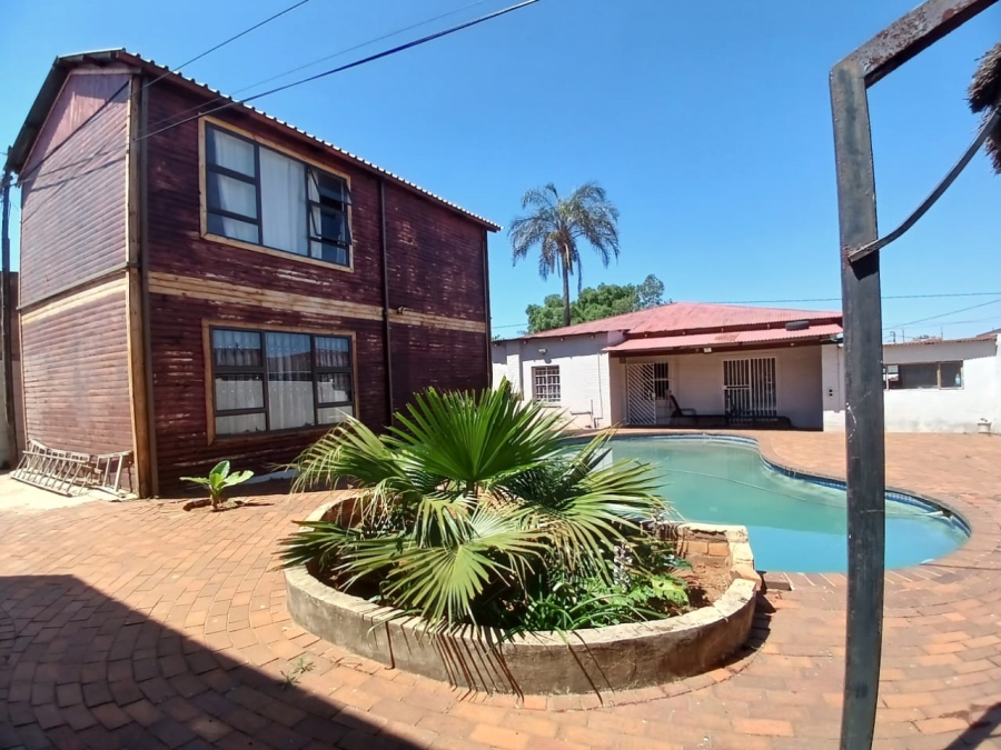 3 Bedroom Property for Sale in Roodepoort North Gauteng