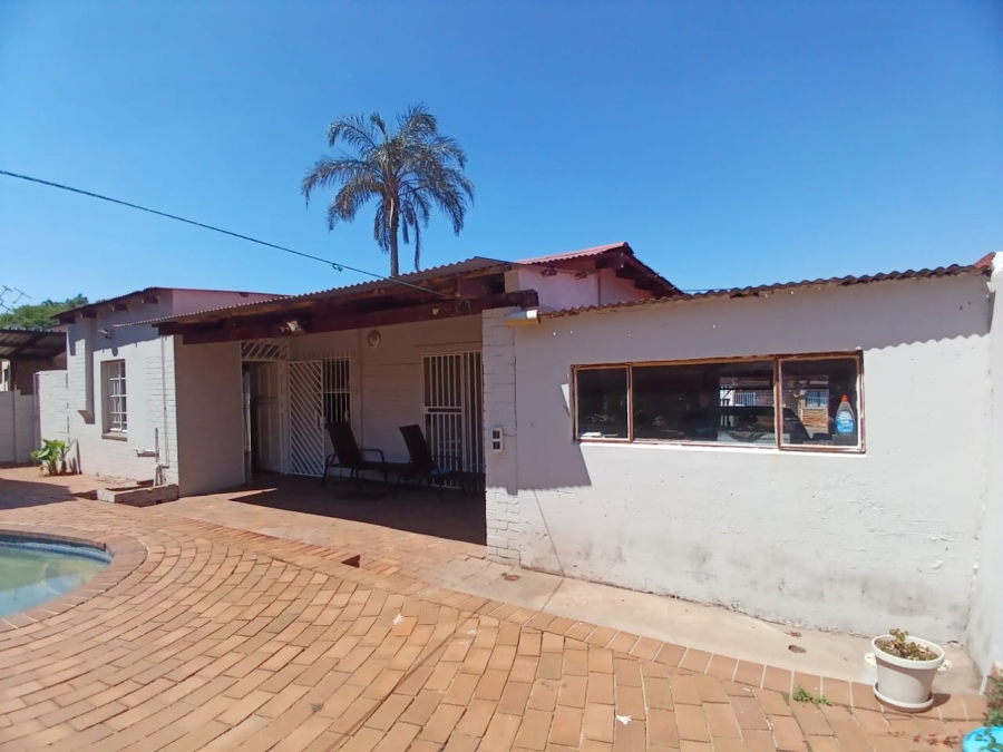 3 Bedroom Property for Sale in Roodepoort North Gauteng