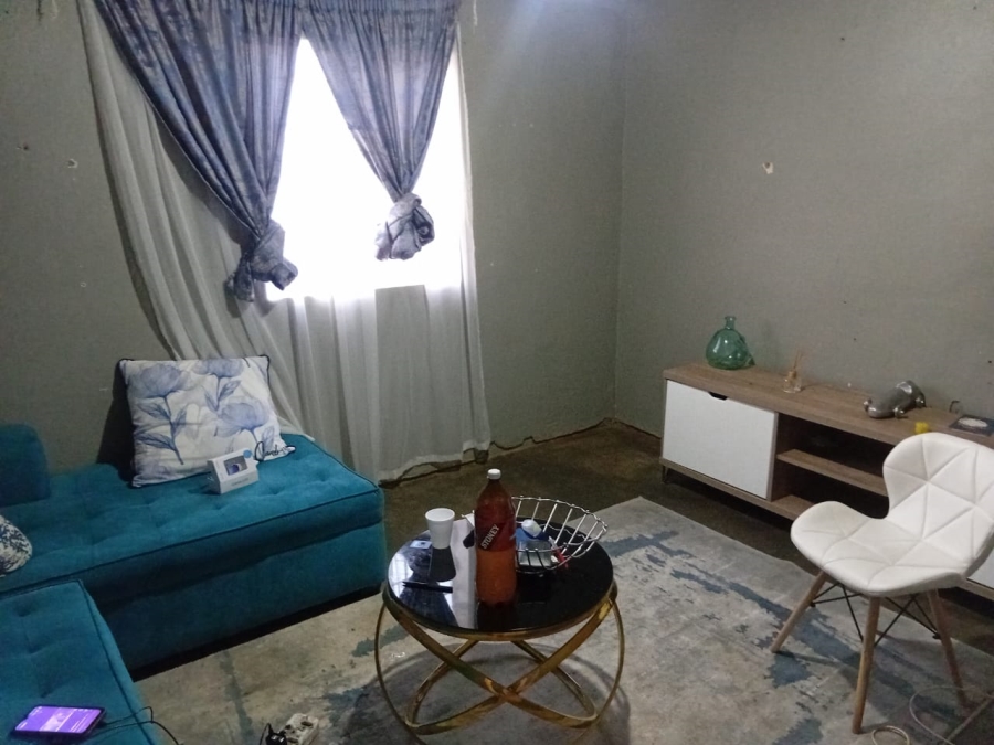 1 Bedroom Property for Sale in Mohlakeng Gauteng
