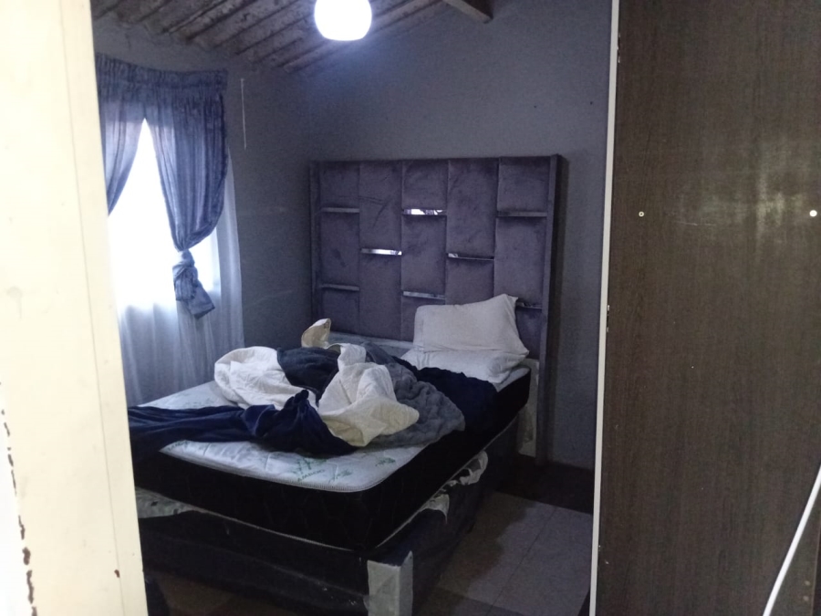 1 Bedroom Property for Sale in Mohlakeng Gauteng