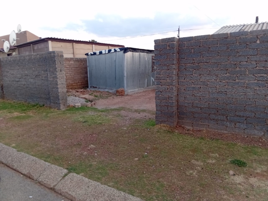 1 Bedroom Property for Sale in Mohlakeng Gauteng