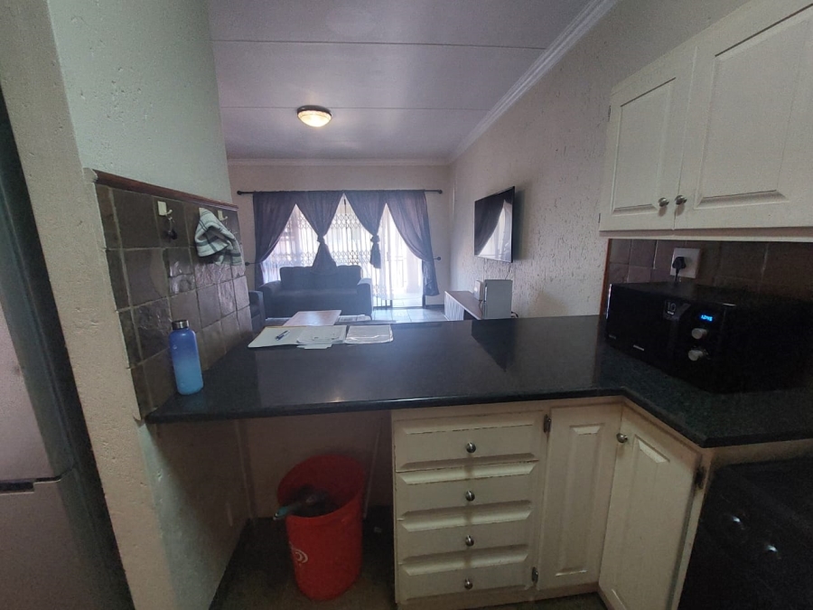 1 Bedroom Property for Sale in Weltevreden Park Gauteng