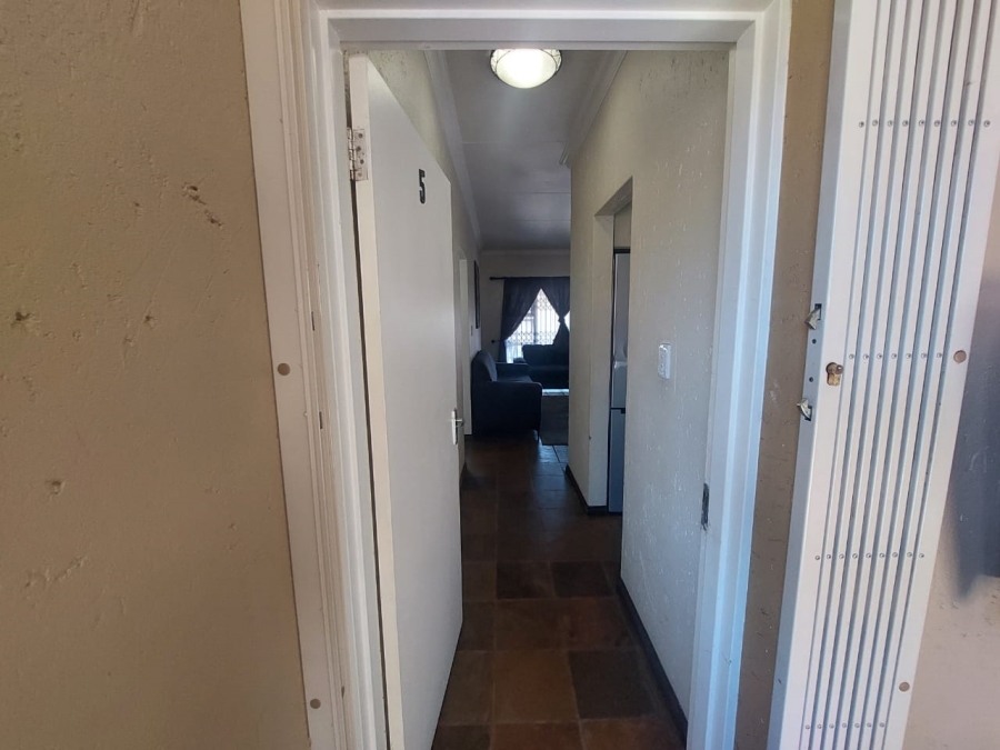1 Bedroom Property for Sale in Weltevreden Park Gauteng