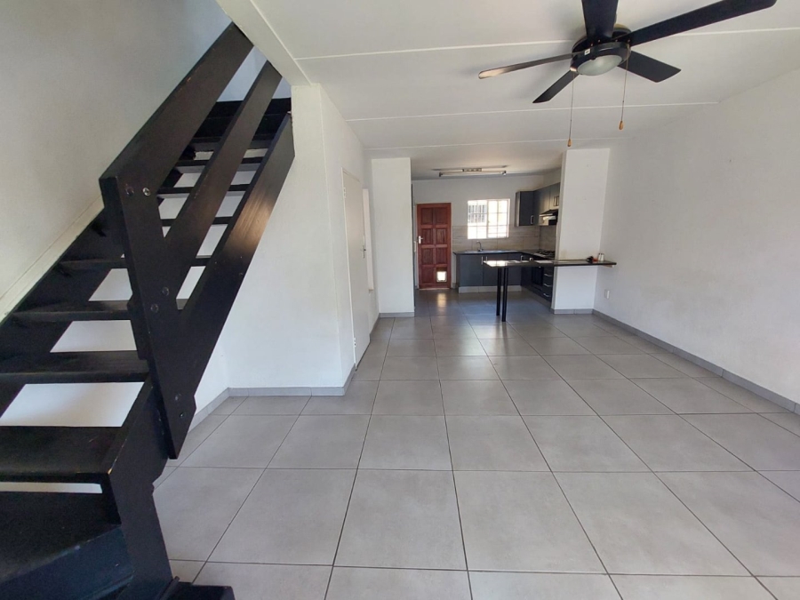 2 Bedroom Property for Sale in Wilgeheuwel Gauteng