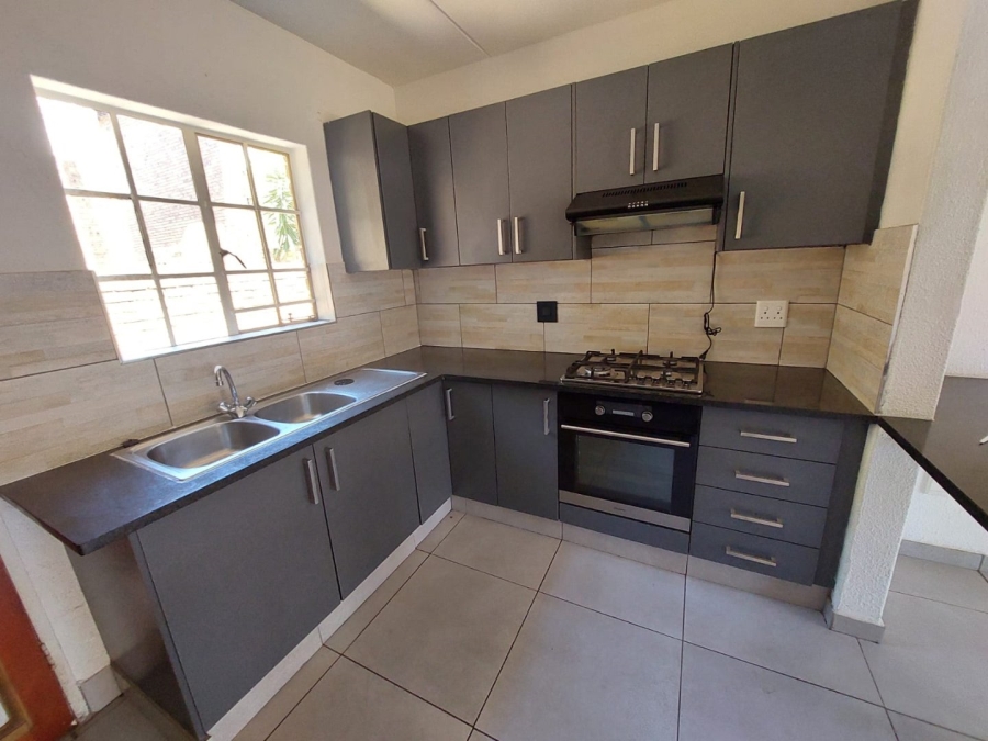 2 Bedroom Property for Sale in Wilgeheuwel Gauteng