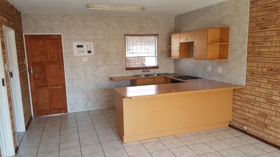 2 Bedroom Property for Sale in Noordheuwel Gauteng