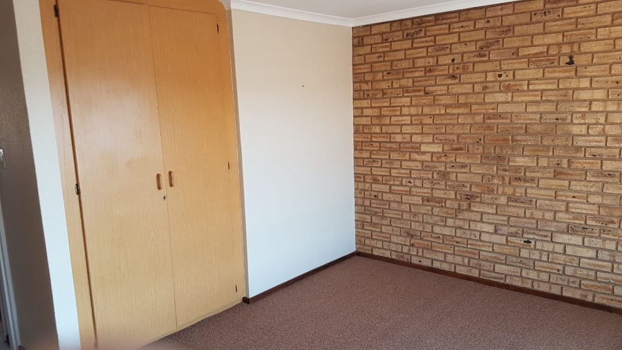 2 Bedroom Property for Sale in Noordheuwel Gauteng
