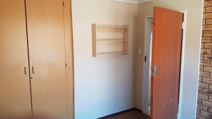 2 Bedroom Property for Sale in Noordheuwel Gauteng