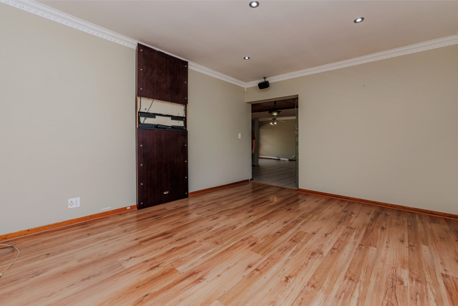 3 Bedroom Property for Sale in Florida Park Gauteng