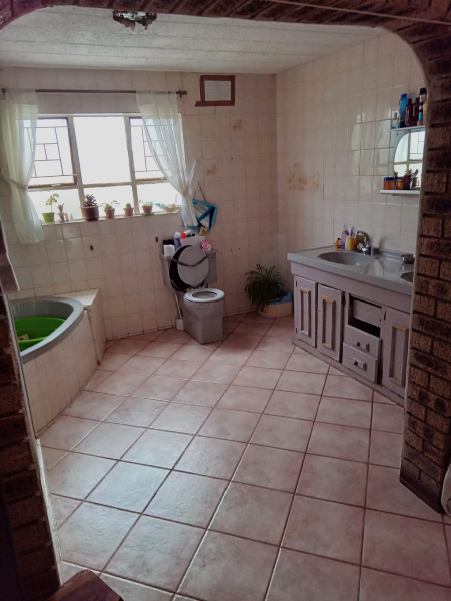 4 Bedroom Property for Sale in Westonaria Gauteng