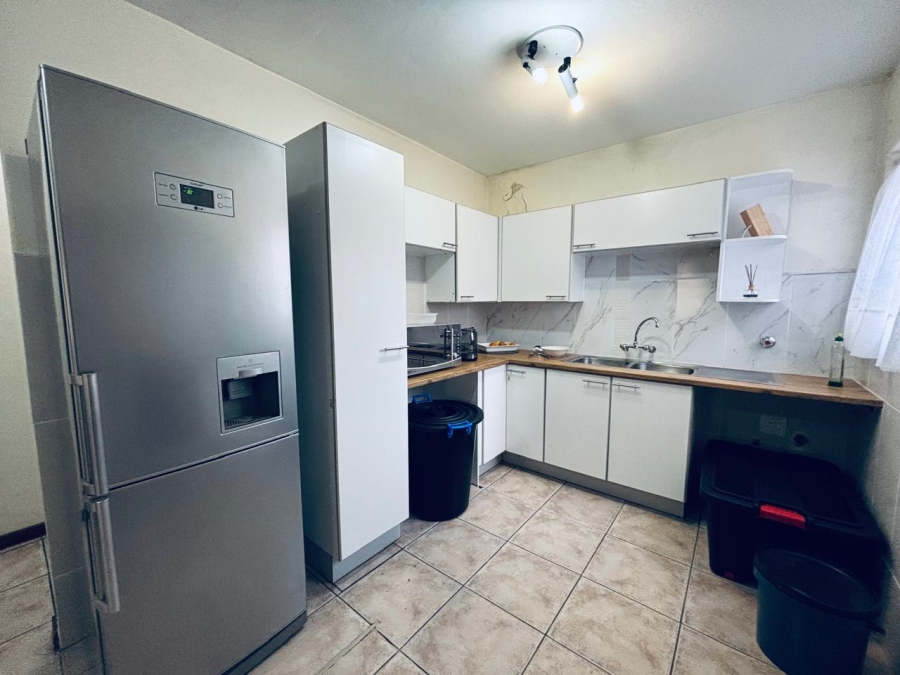 2 Bedroom Property for Sale in Roodekrans Gauteng