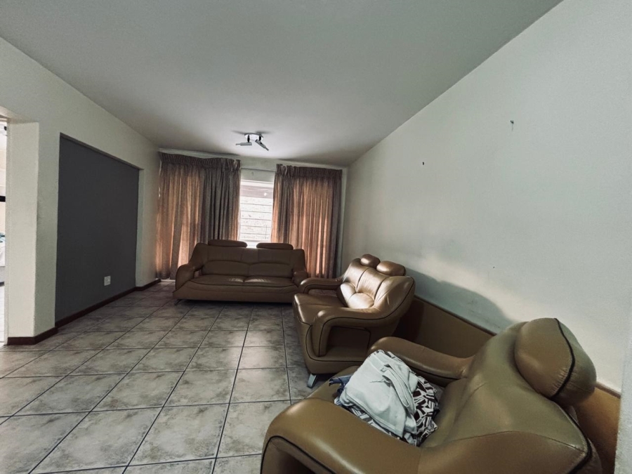 2 Bedroom Property for Sale in Roodekrans Gauteng
