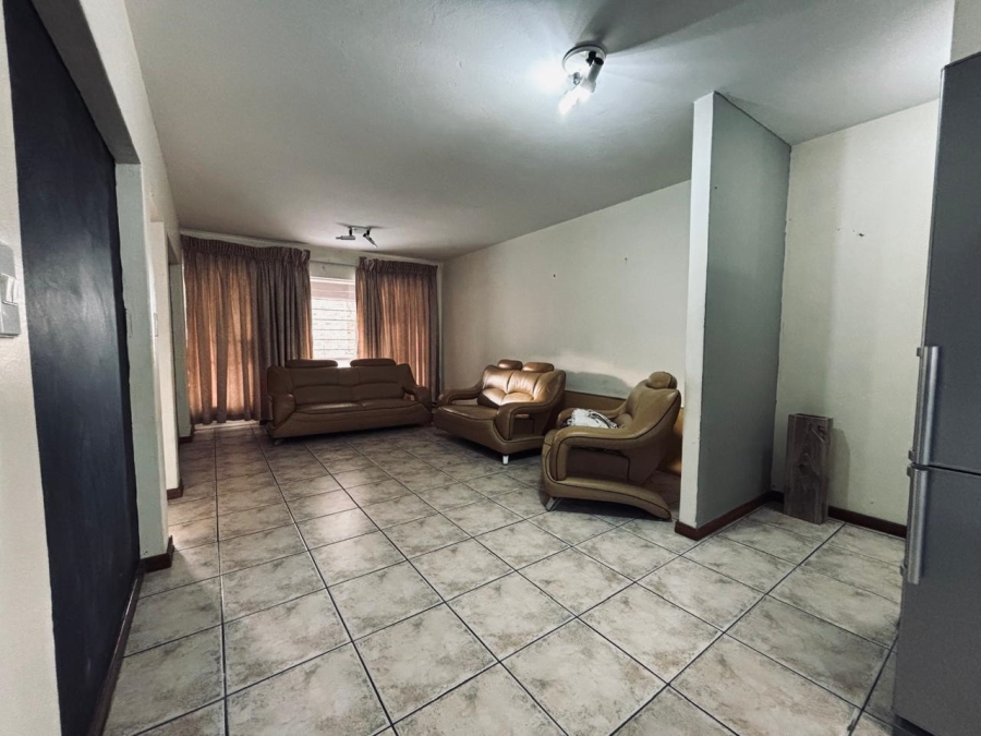 2 Bedroom Property for Sale in Roodekrans Gauteng